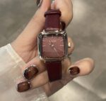 ساعت خاص آلبالویی